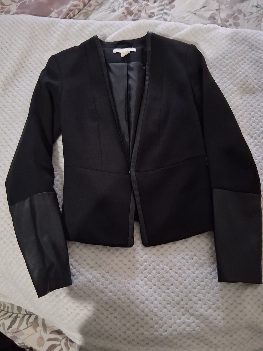 Black Women's Open-Front Blazer Jacket H&M Size 2